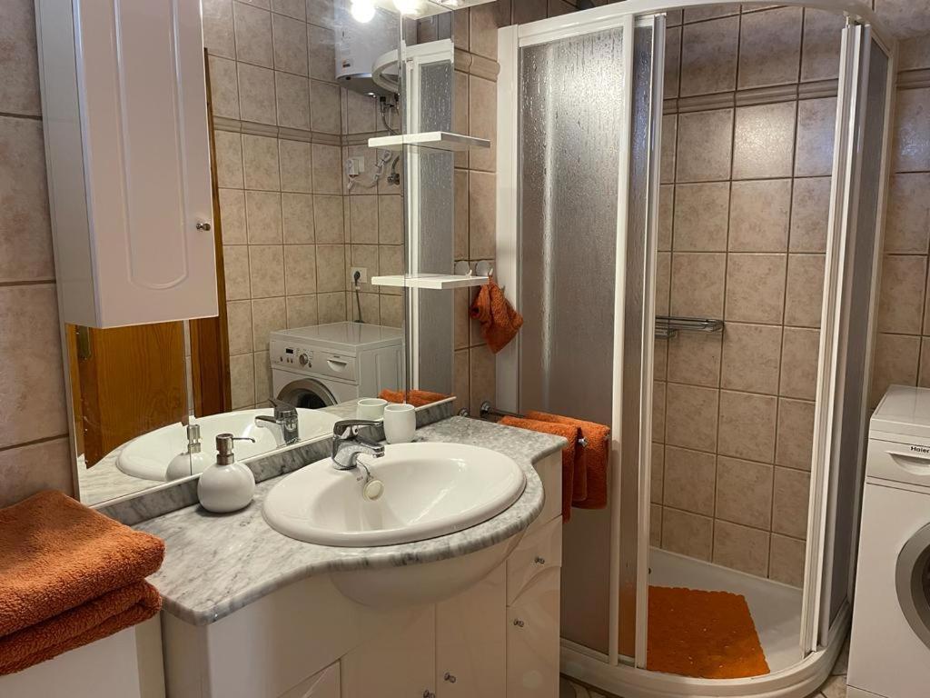 The White Dragos With Ocean View - Ac - Private Pool Apartment Tias Bagian luar foto